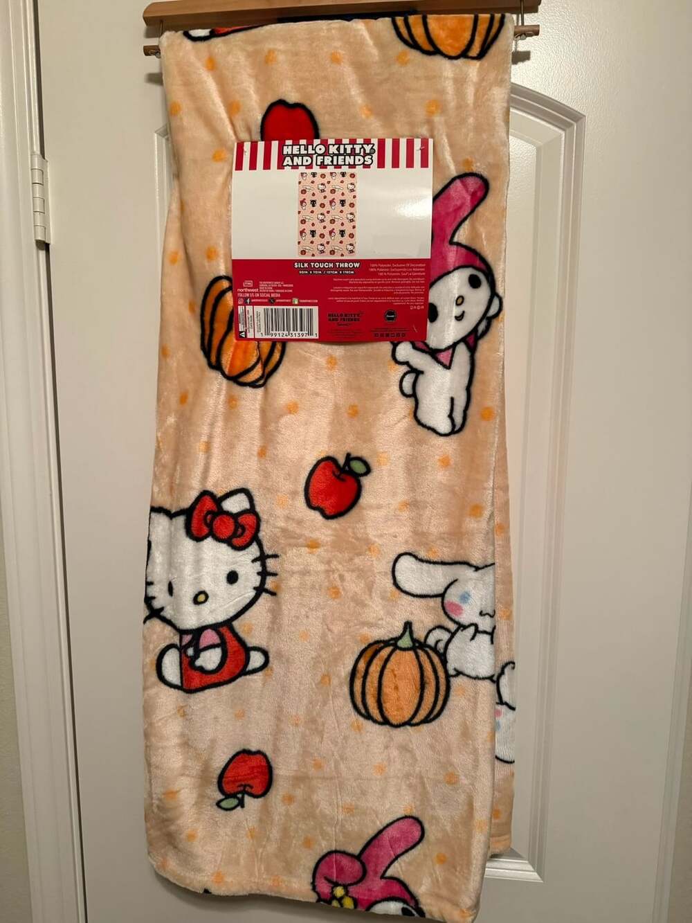 Sanrio Hello Kitty And Friends Silk Touch Throw 50x70